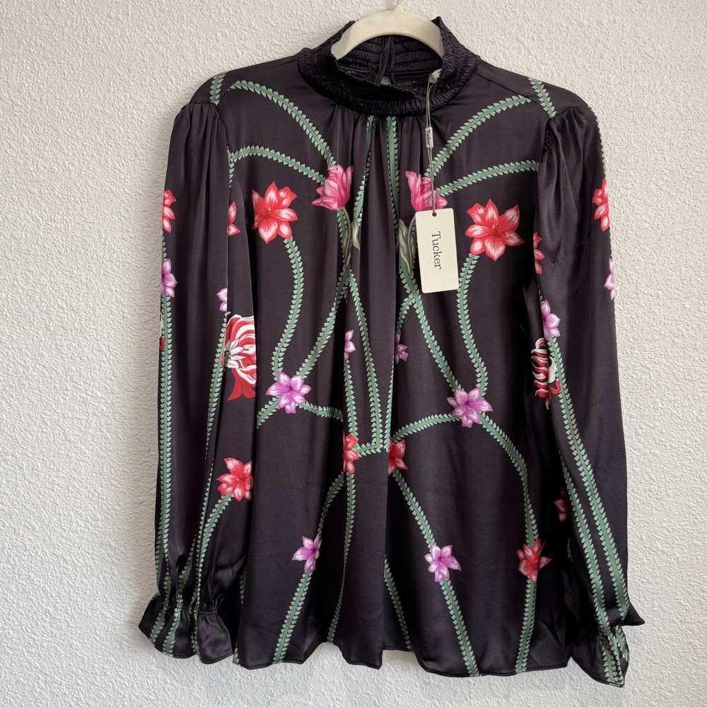 NWT Tucker Stella Top Art Nouveau Floral Silk Stretch Charmeuse Blouse‎ Boho
